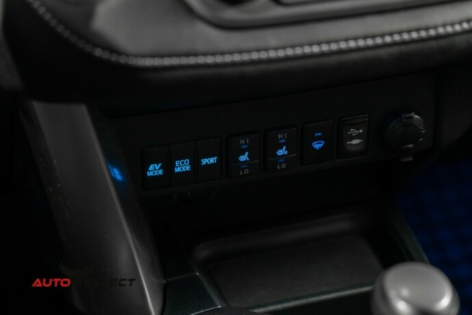 toyota-rav4-elektrisitetbensin-2017-big-35