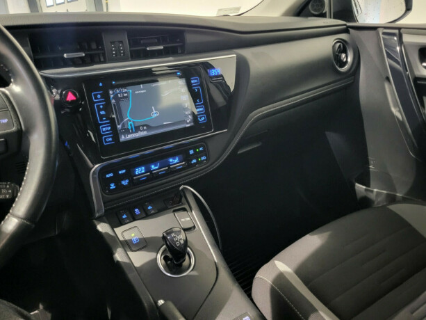 toyota-auris-elektrisitetbensin-2016-big-14