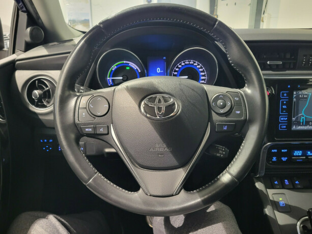 toyota-auris-elektrisitetbensin-2016-big-12