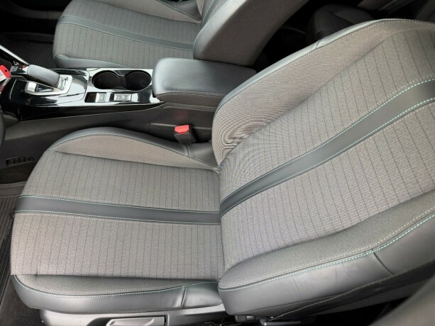 peugeot-e-2008-elektrisitet-2022-big-14