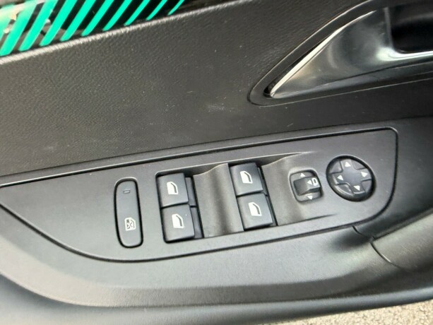 peugeot-e-2008-elektrisitet-2022-big-16