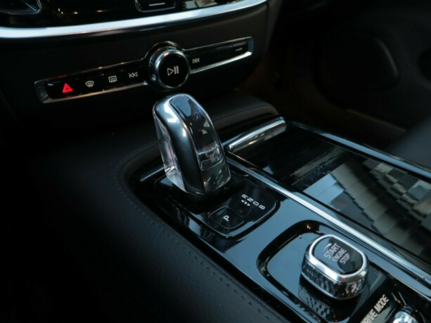 volvo-v60-elektrisitetbensin-2019-big-12