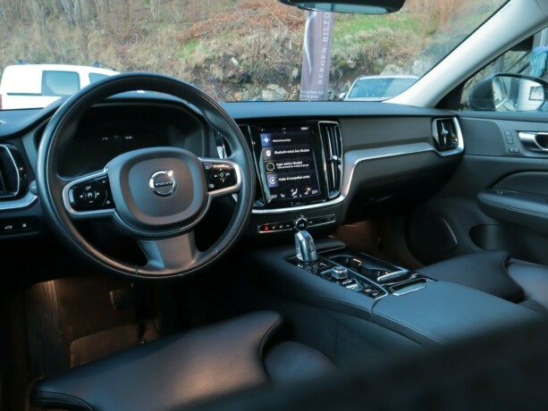 volvo-v60-elektrisitetbensin-2019-big-8