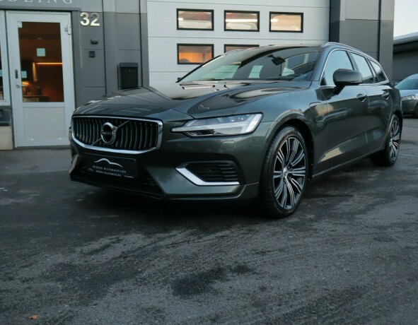 volvo-v60-elektrisitetbensin-2019-big-2