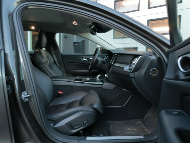 volvo-v60-elektrisitetbensin-2019-big-10