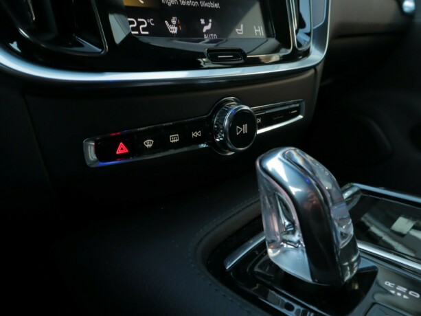 volvo-v60-elektrisitetbensin-2019-big-18