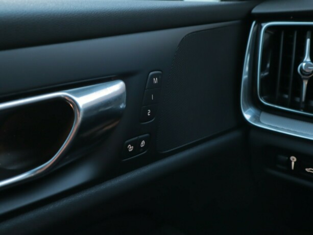 volvo-v60-elektrisitetbensin-2019-big-19