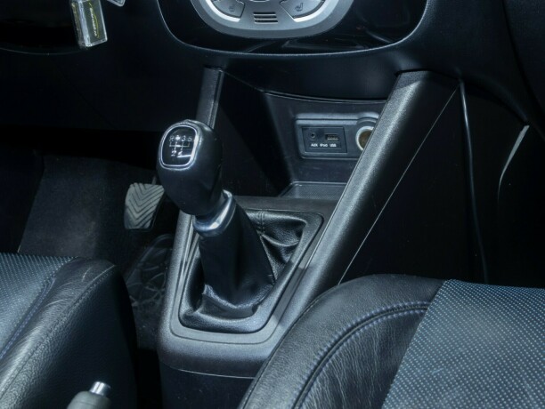 hyundai-ix20-bensin-2011-big-22