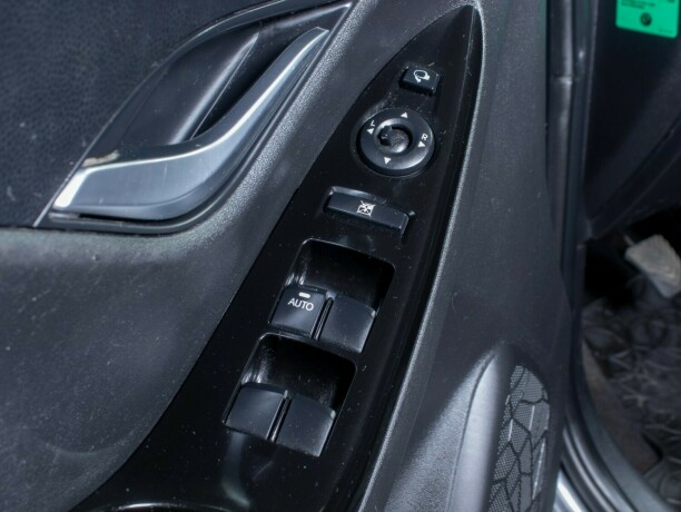 hyundai-ix20-bensin-2011-big-25