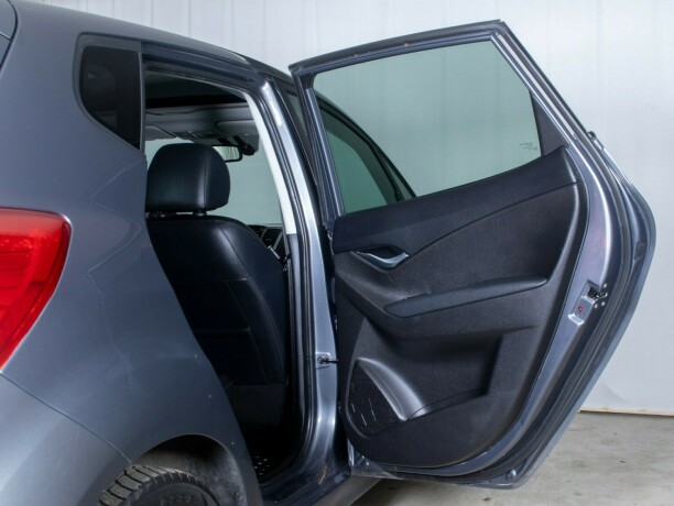 hyundai-ix20-bensin-2011-big-17