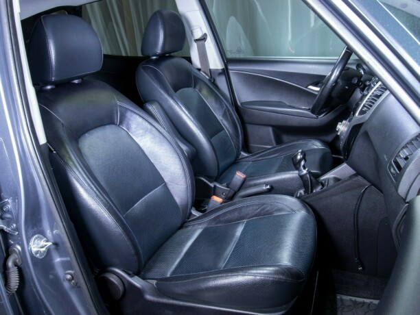 hyundai-ix20-bensin-2011-big-50