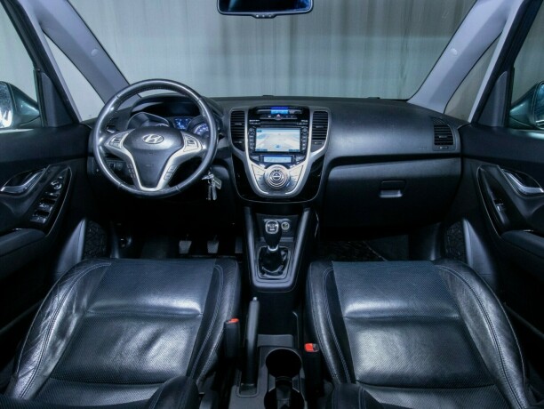 hyundai-ix20-bensin-2011-big-41