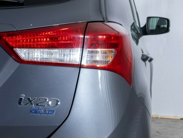 hyundai-ix20-bensin-2011-big-9
