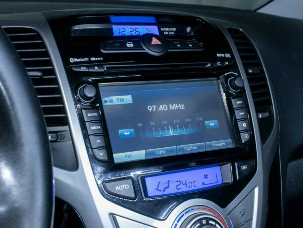 hyundai-ix20-bensin-2011-big-35