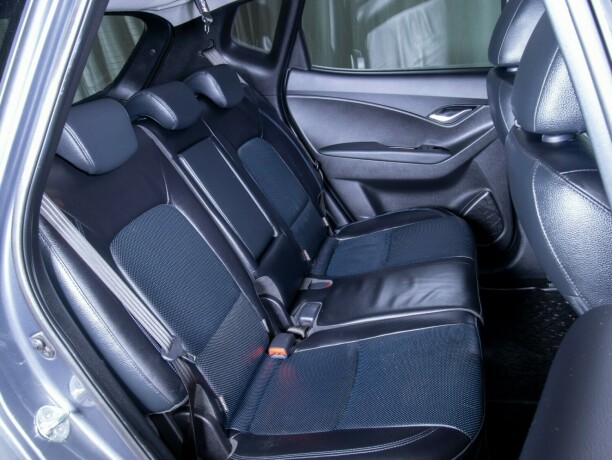 hyundai-ix20-bensin-2011-big-51