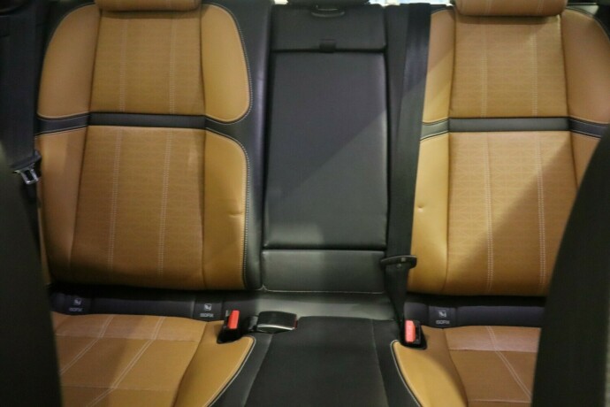 land-rover-range-rover-velar-bensin-2018-big-14