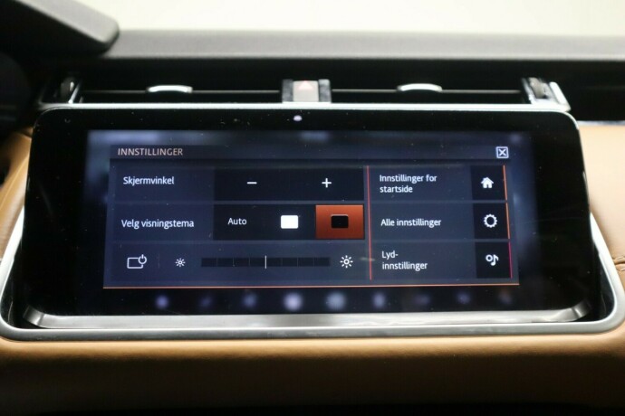 land-rover-range-rover-velar-bensin-2018-big-32