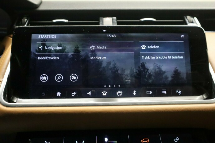 land-rover-range-rover-velar-bensin-2018-big-26