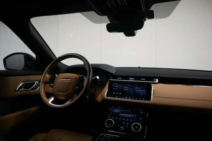 land-rover-range-rover-velar-bensin-2018-big-17