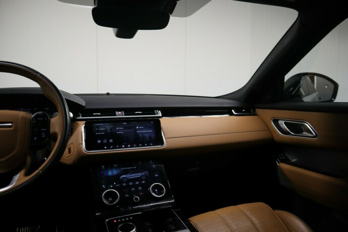 land-rover-range-rover-velar-bensin-2018-big-16