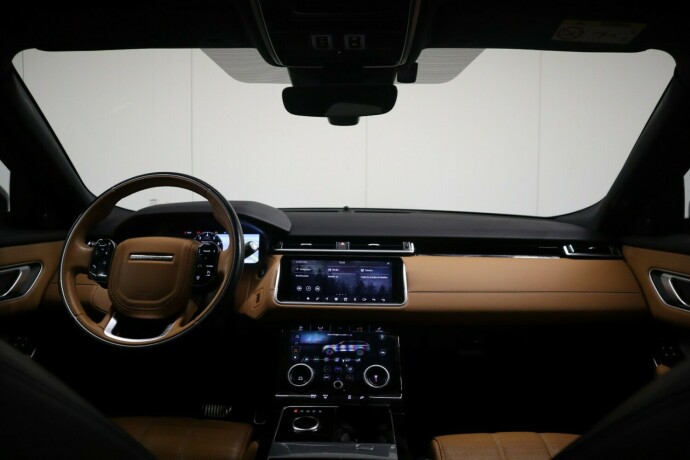 land-rover-range-rover-velar-bensin-2018-big-15