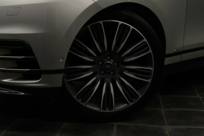 land-rover-range-rover-velar-bensin-2018-big-44
