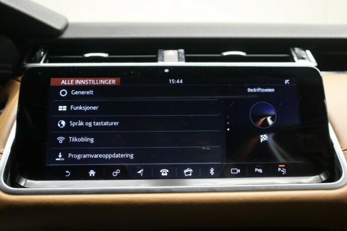 land-rover-range-rover-velar-bensin-2018-big-33