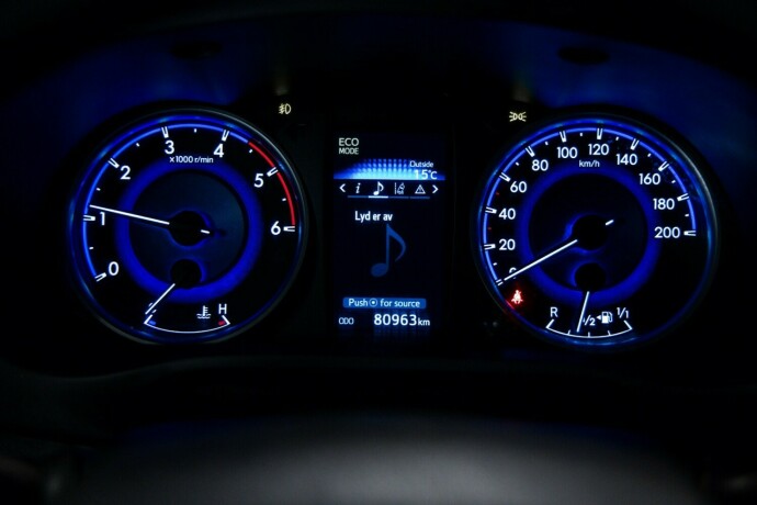 toyota-hilux-diesel-2017-big-11