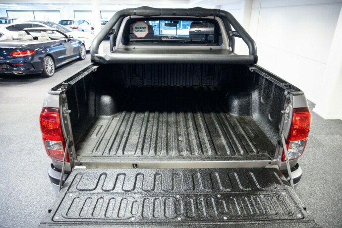 toyota-hilux-diesel-2017-big-8