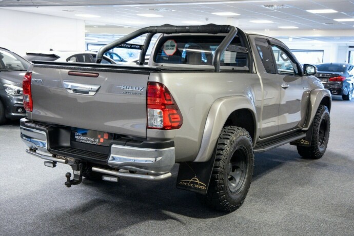 toyota-hilux-diesel-2017-big-2