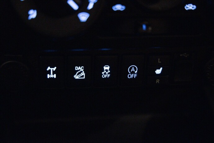 toyota-hilux-diesel-2017-big-17