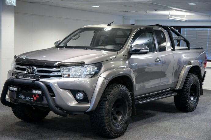 toyota-hilux-diesel-2017-big-0