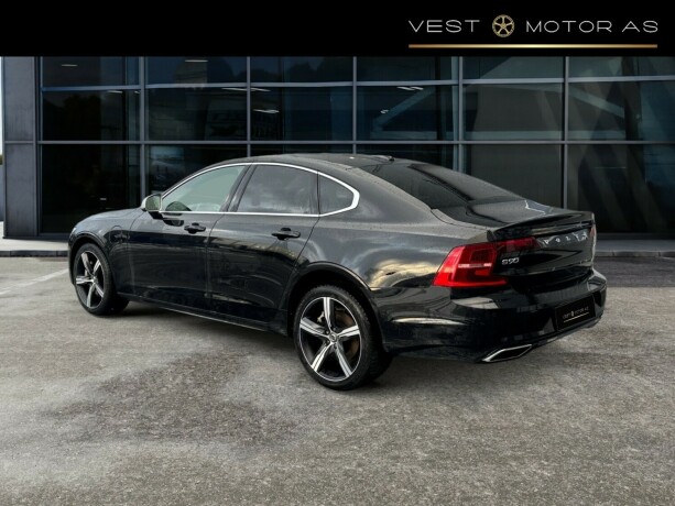 volvo-s90-plug-in-petrol-2019-big-3