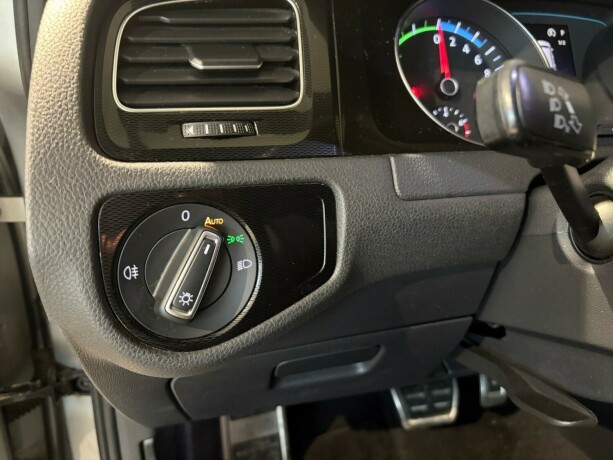 volkswagen-golf-elektrisitetbensin-2017-big-24