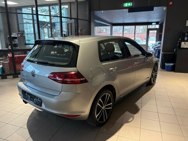 volkswagen-golf-elektrisitetbensin-2017-big-5
