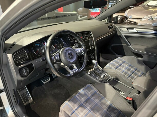 volkswagen-golf-elektrisitetbensin-2017-big-9