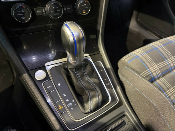 volkswagen-golf-elektrisitetbensin-2017-big-18