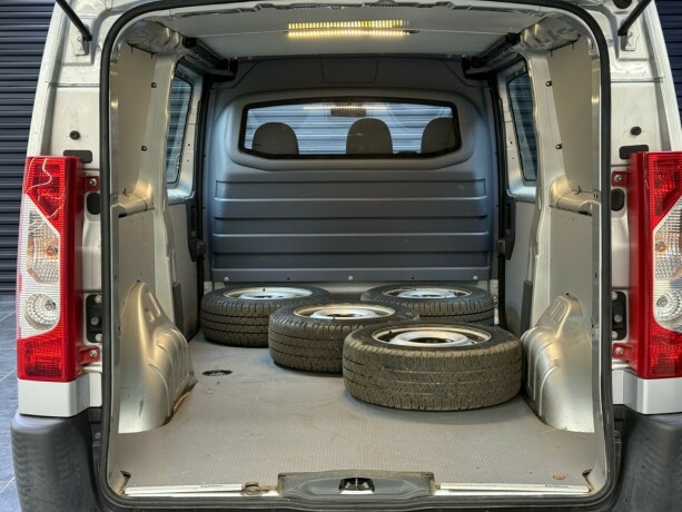 peugeot-expert-diesel-2014-big-26