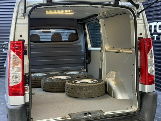 peugeot-expert-diesel-2014-big-25