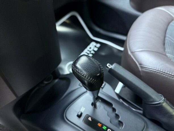 toyota-iq-bensin-2011-big-15