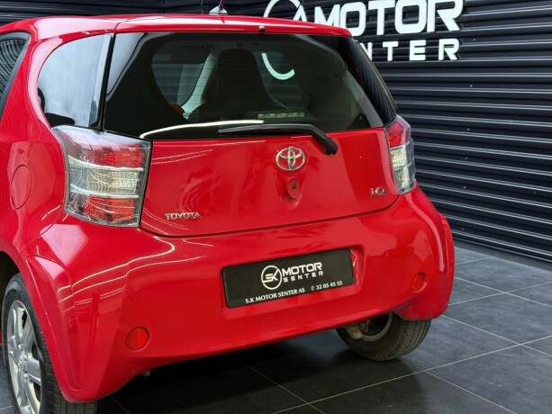 toyota-iq-bensin-2011-big-5