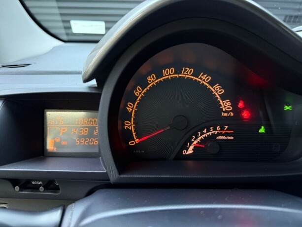 toyota-iq-bensin-2011-big-13