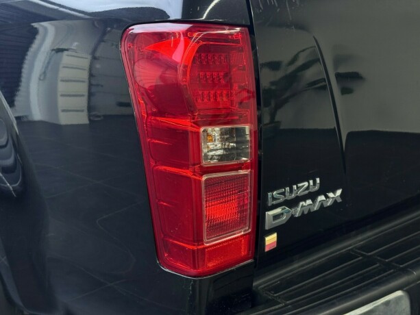 isuzu-d-max-diesel-2013-big-6