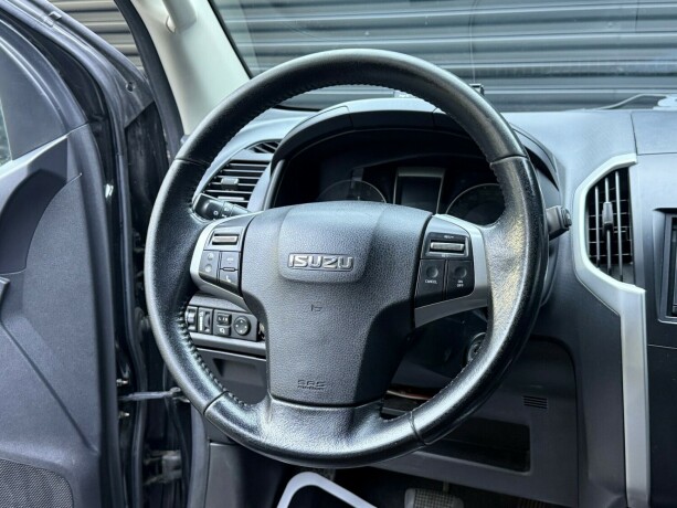 isuzu-d-max-diesel-2013-big-13