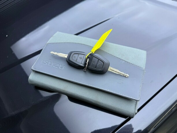 isuzu-d-max-diesel-2013-big-35