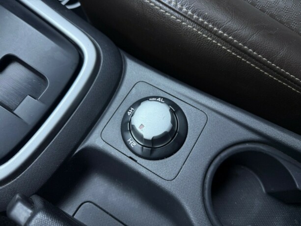 isuzu-d-max-diesel-2013-big-28