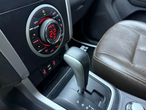 isuzu-d-max-diesel-2013-big-26