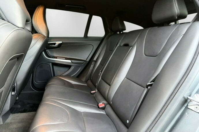 volvo-v60-elektrisitetdiesel-2017-big-23