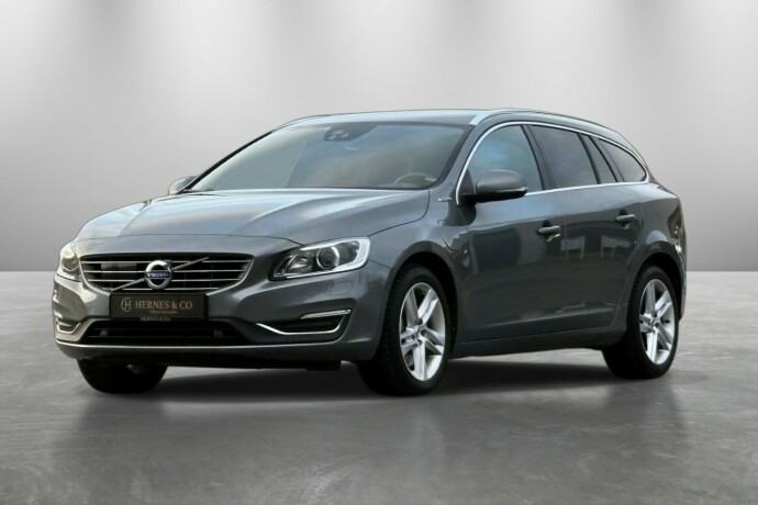 volvo-v60-elektrisitetdiesel-2017-big-0
