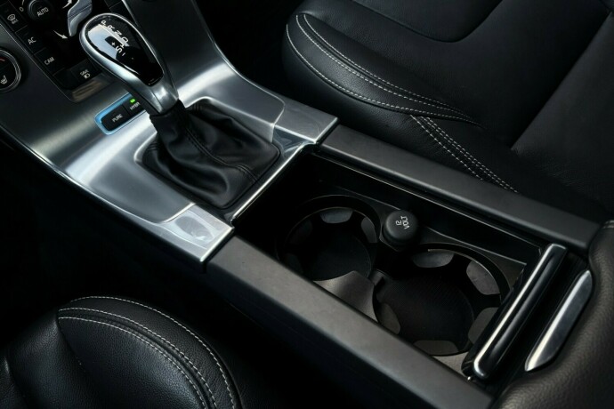 volvo-v60-elektrisitetdiesel-2017-big-30